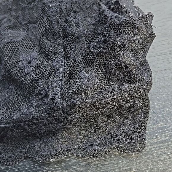 Gilly Hicks Top Womens XSmall Black Halter Bralette Lace V Neck Open Back Boho - Picture 9 of 16